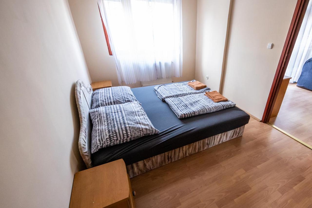 デブレツェンElit Apartmanアパートメント エクステリア 写真